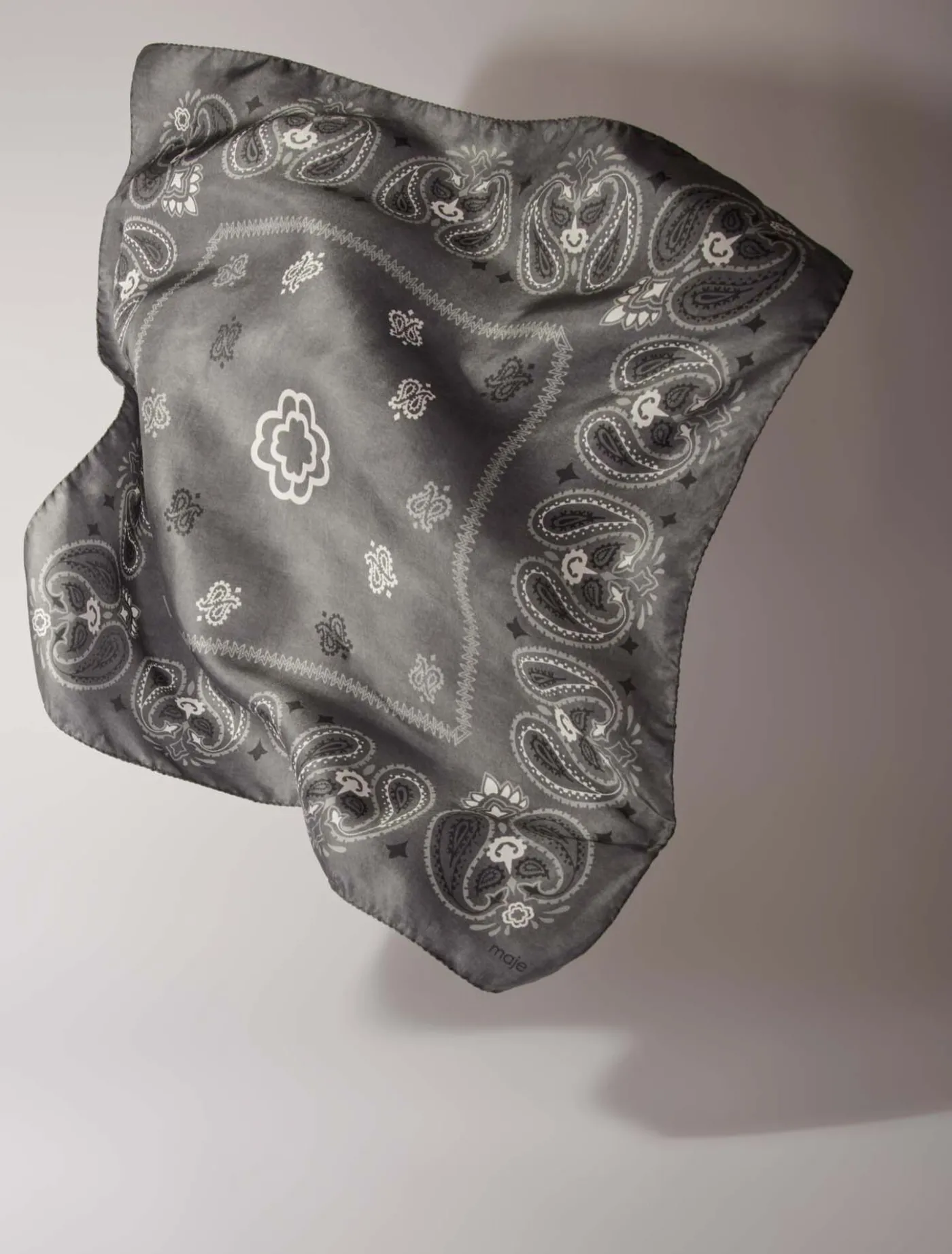 Silk paisley print bandana^Maje Sale